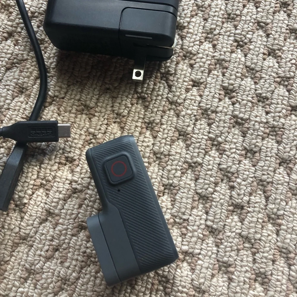 NEW Go Pro Hero 6 4k waterproof - never used. (Plus accessories)